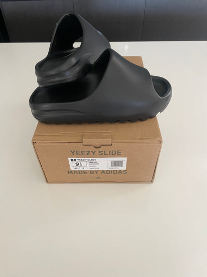 Yeezy slides black