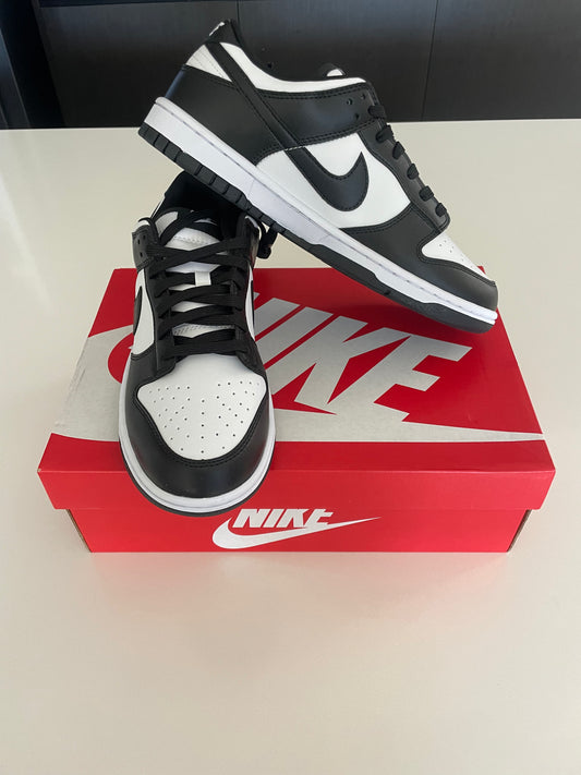 Panda dunks